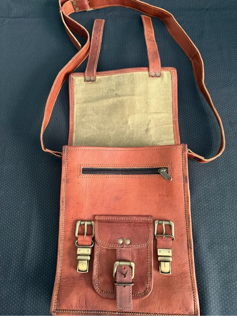 KOMALS Passion Leather Men’s Crossbody Messenger Bag in Tan Leather